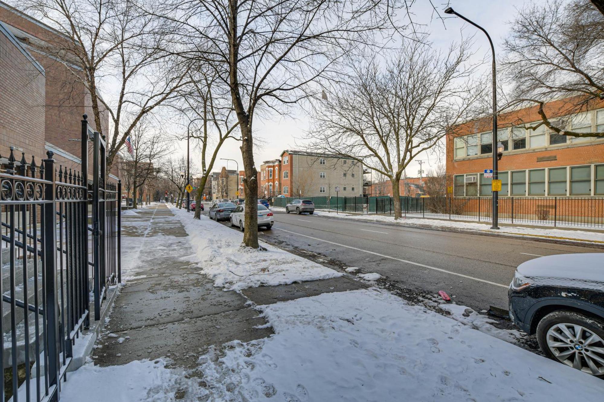 Spacious Condo With Deck About 3 Mi To Downtown Chicago! Kültér fotó