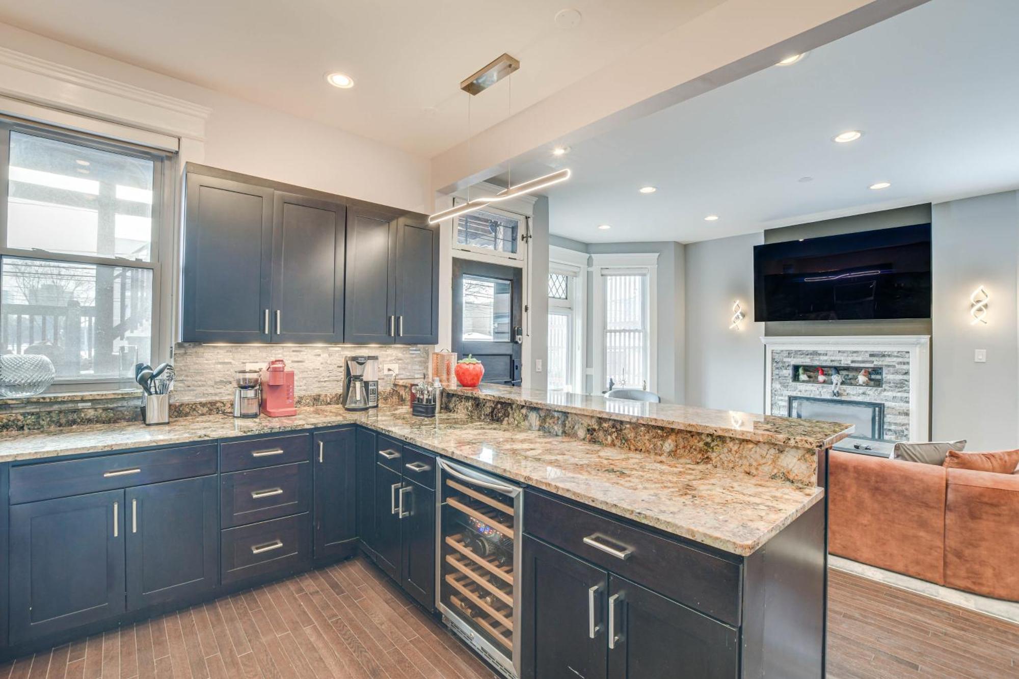 Spacious Condo With Deck About 3 Mi To Downtown Chicago! Kültér fotó