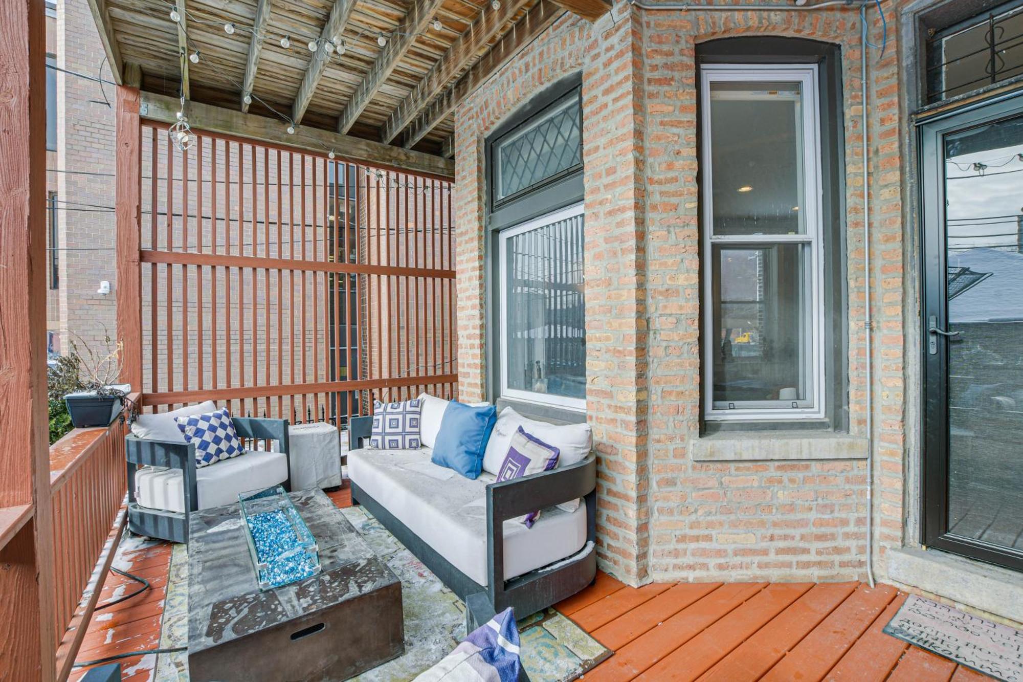 Spacious Condo With Deck About 3 Mi To Downtown Chicago! Kültér fotó